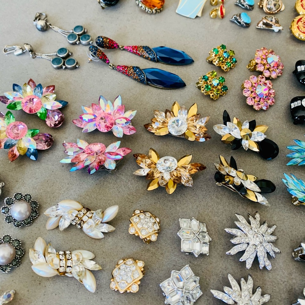 SEMI-MYSTERY BOX - Vintage Costume Earrings - Picture 3 of 8